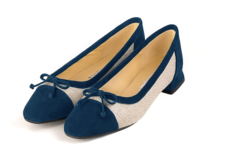 Navy blue and natural beige women's ballet pumps, with low heels. Square toe. Flat flare heels. Front view - Florence KOOIJMAN